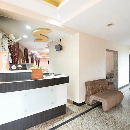 Oyo 44109 Sea Wood Hotel Dapoli